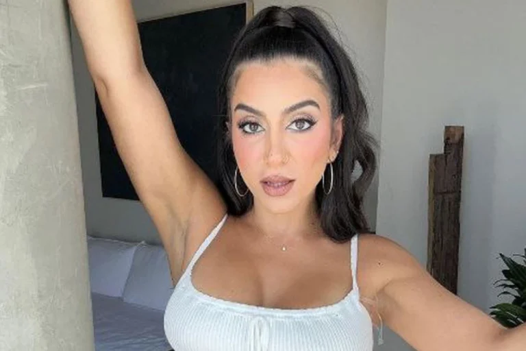 Jason Luv defeats Adam22 with a decisive first-round finish in a highly hyped match.