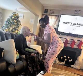 Woman Saves Disabled Man in Snowstorm