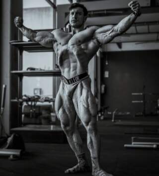 Four weeks out, Andrea Mammoli sharpens everything for Arnold Classic